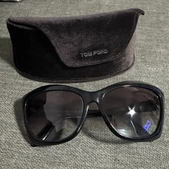 Tom Ford Lana Cat Eye Sunglasses. - Picture 4 of 7